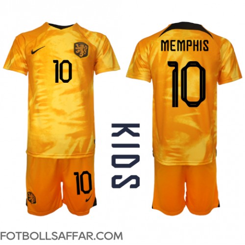 Nederländerna Memphis Depay #10 Hemmadräkt Barn VM 2022 Kortärmad (+ Korta byxor)